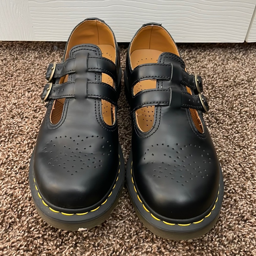 Like new Dr. Martens Mary Janes